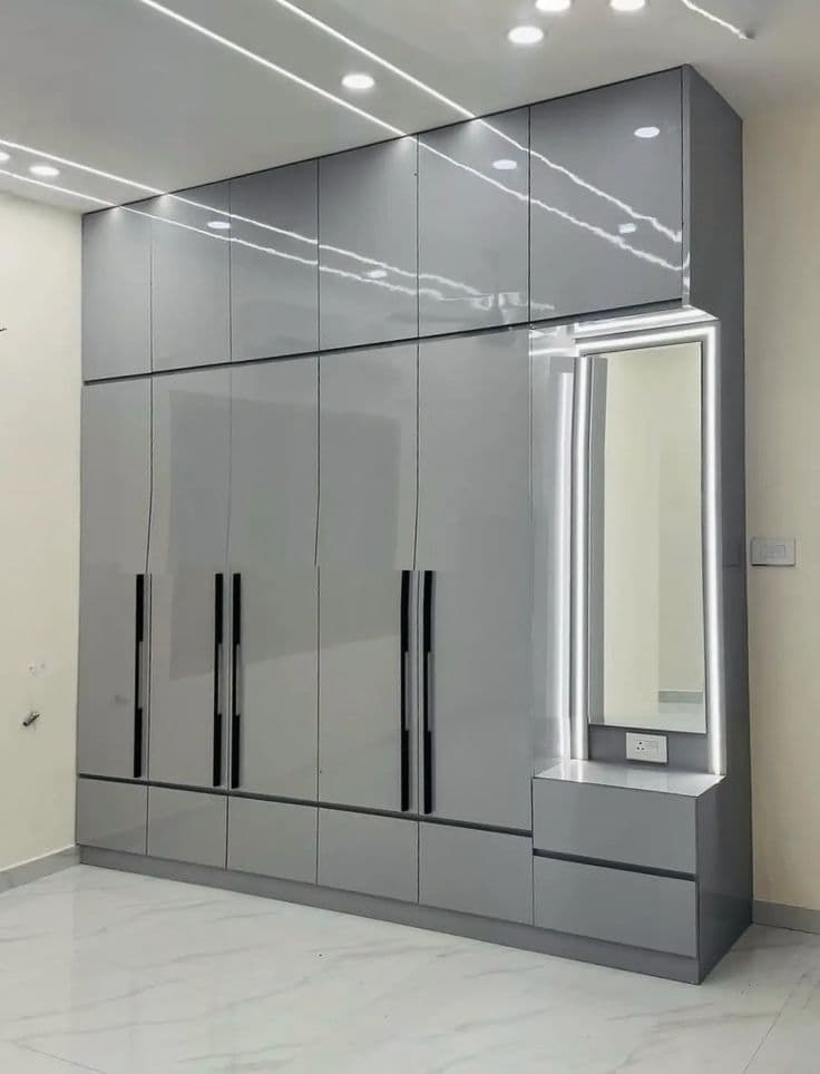 Aluminium Wardrobe